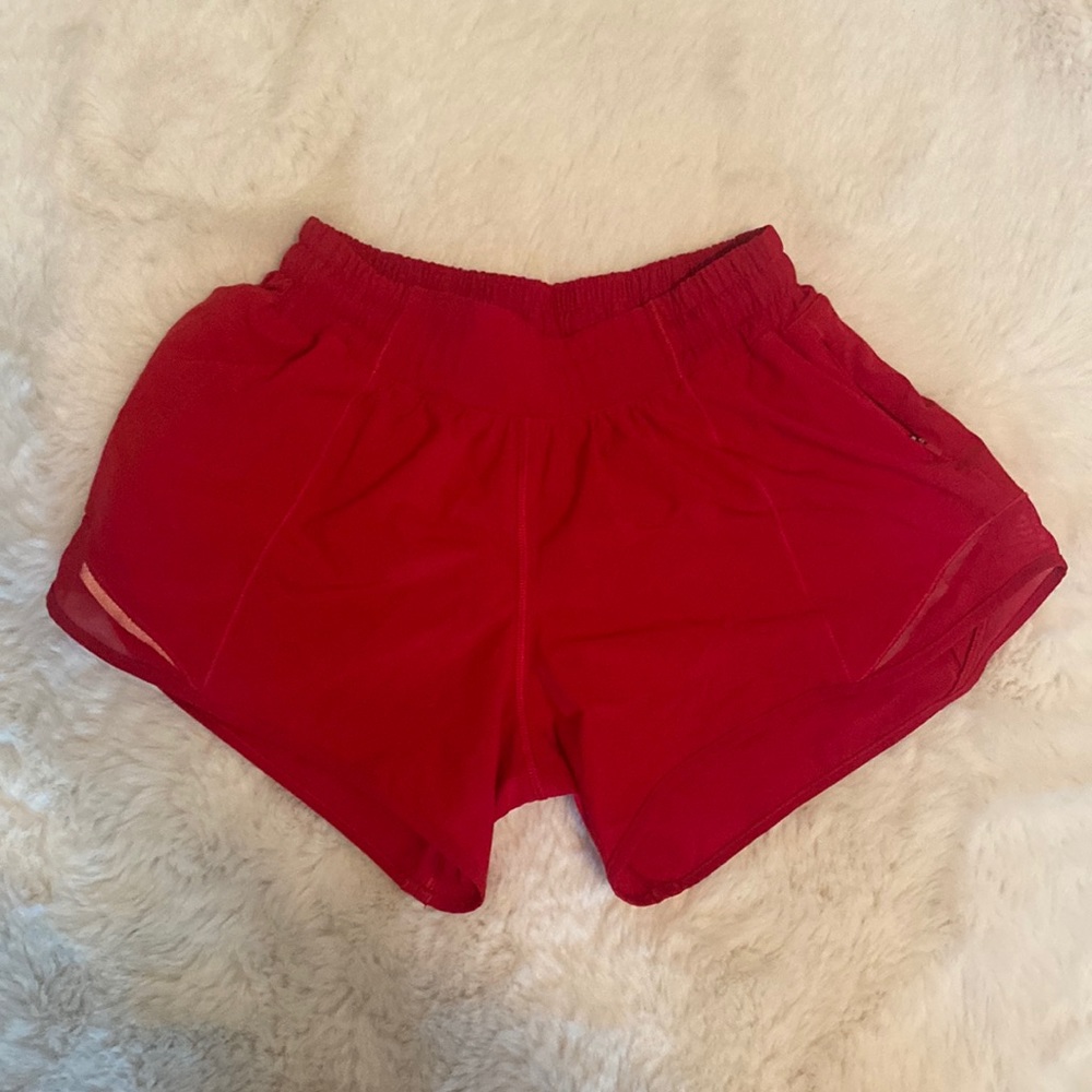 Lululemon red 4inch size 4 hottie hot shorts